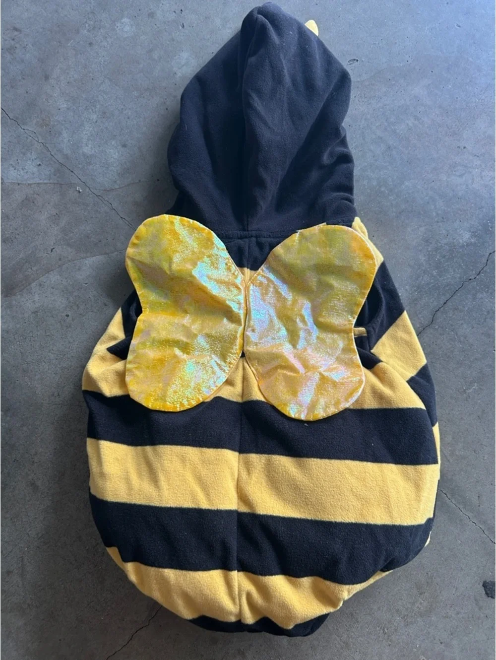 Carter’s Infant Bumblebee Zip Front One Piece Costume | Size 12 months